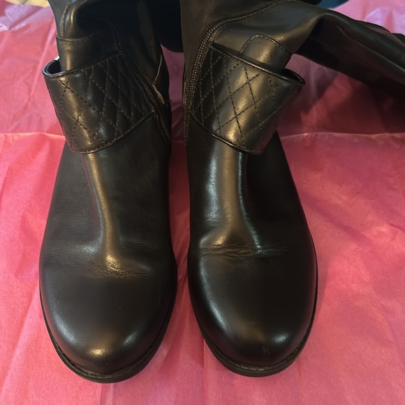 Me Too Womens Size 9M Black Leather Zip Buckle Knee High Fashion Boots, Clean. - Picture 2 of 6